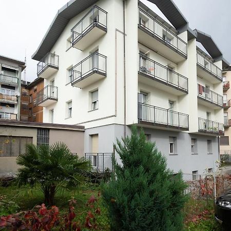 Casa Vacanze Valeria Sondrio Eksteriør billede