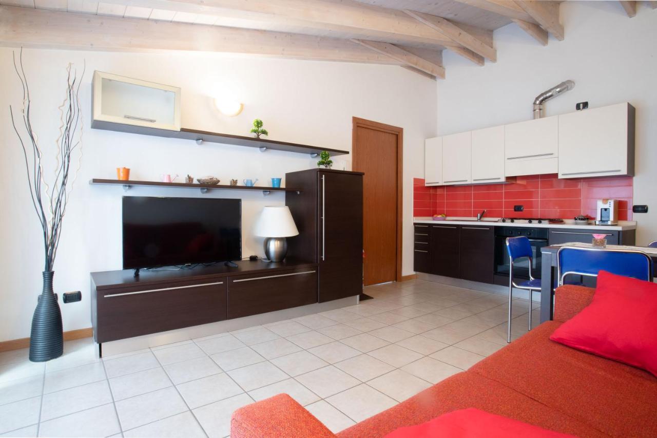 Casa Vacanze Valeria Sondrio Eksteriør billede